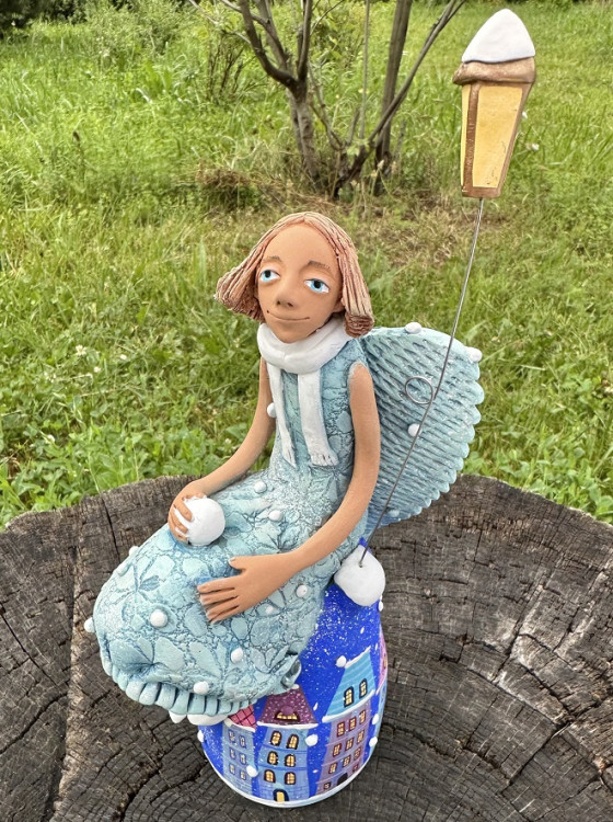 фигурка городской ангел