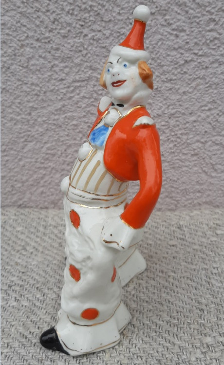 клоун фигурка